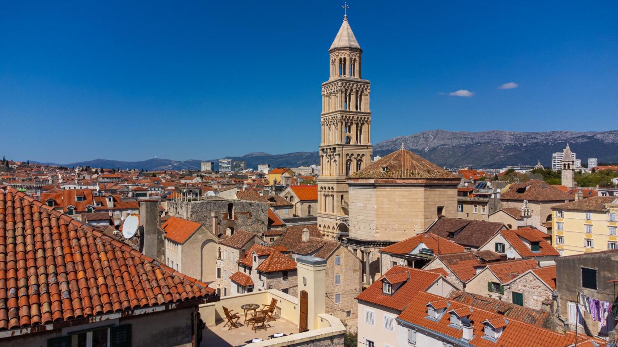Terazza Grande In Diocletian Tower Apartment Split Bagian luar foto