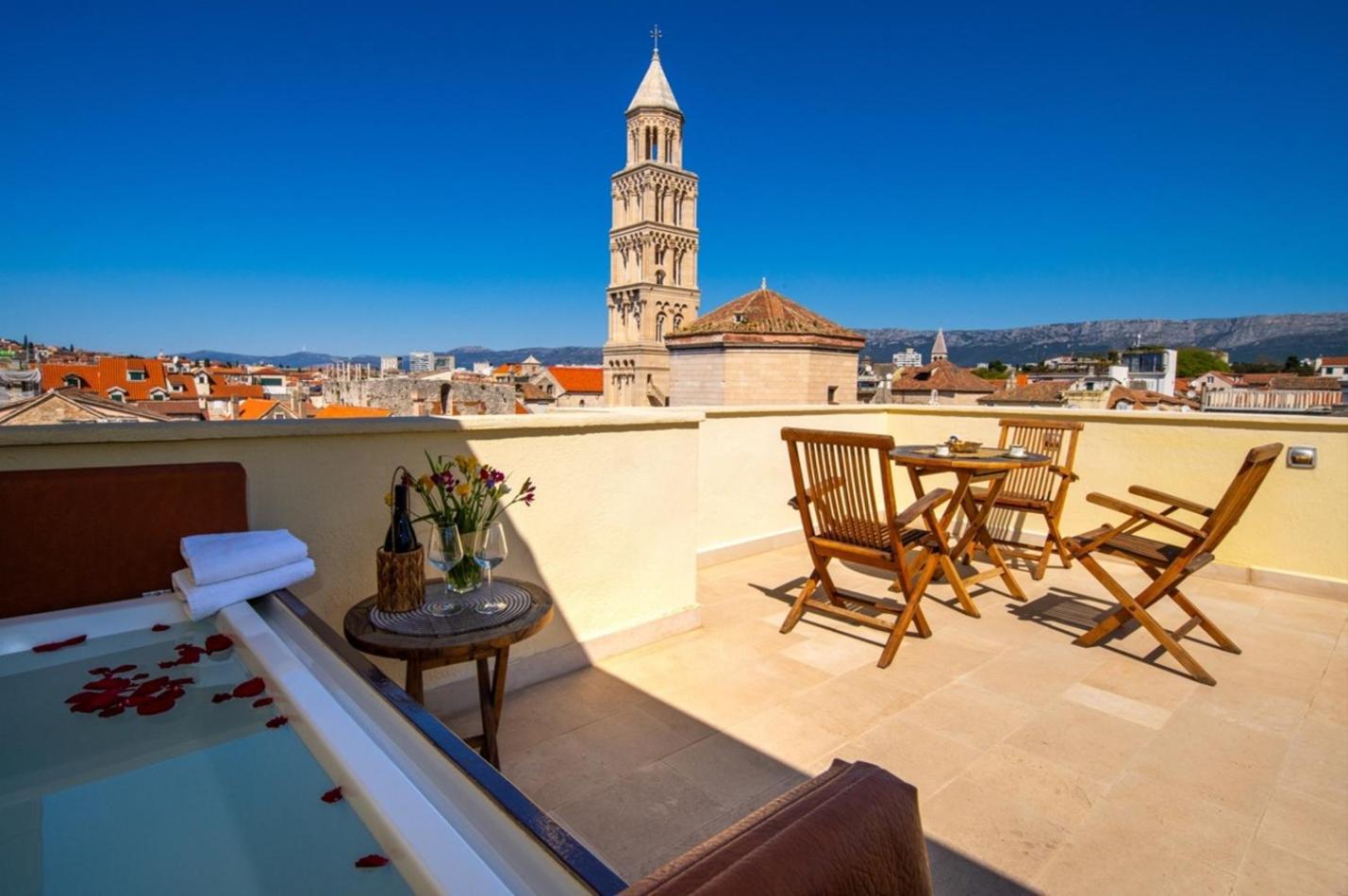 Terazza Grande In Diocletian Tower Apartment Split Bagian luar foto