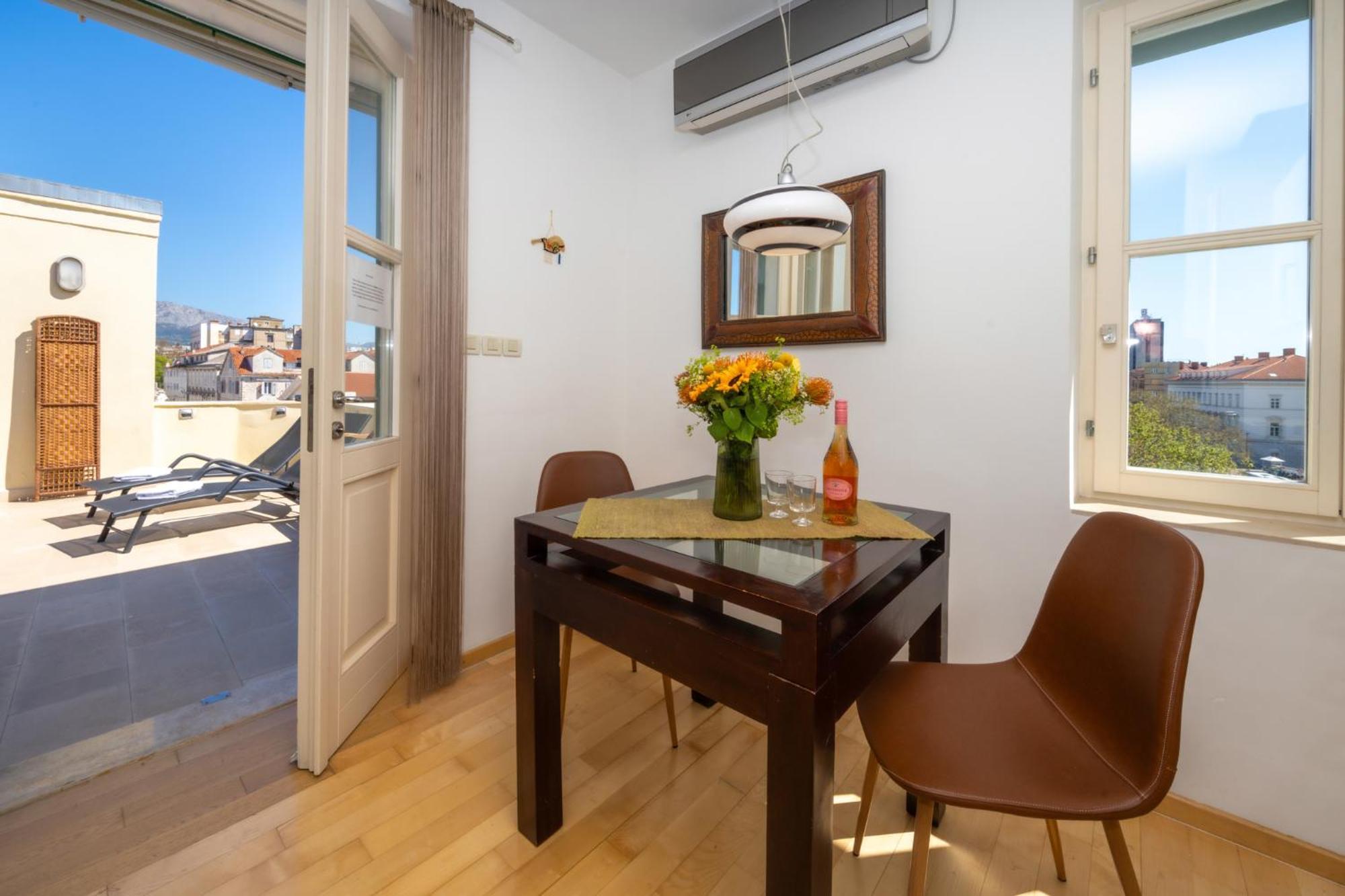 Terazza Grande In Diocletian Tower Apartment Split Bagian luar foto