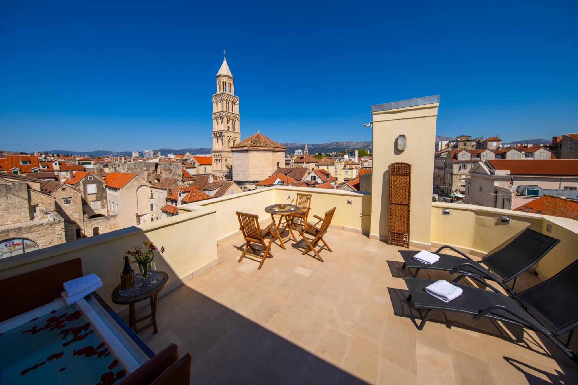 Terazza Grande In Diocletian Tower Apartment Split Bagian luar foto