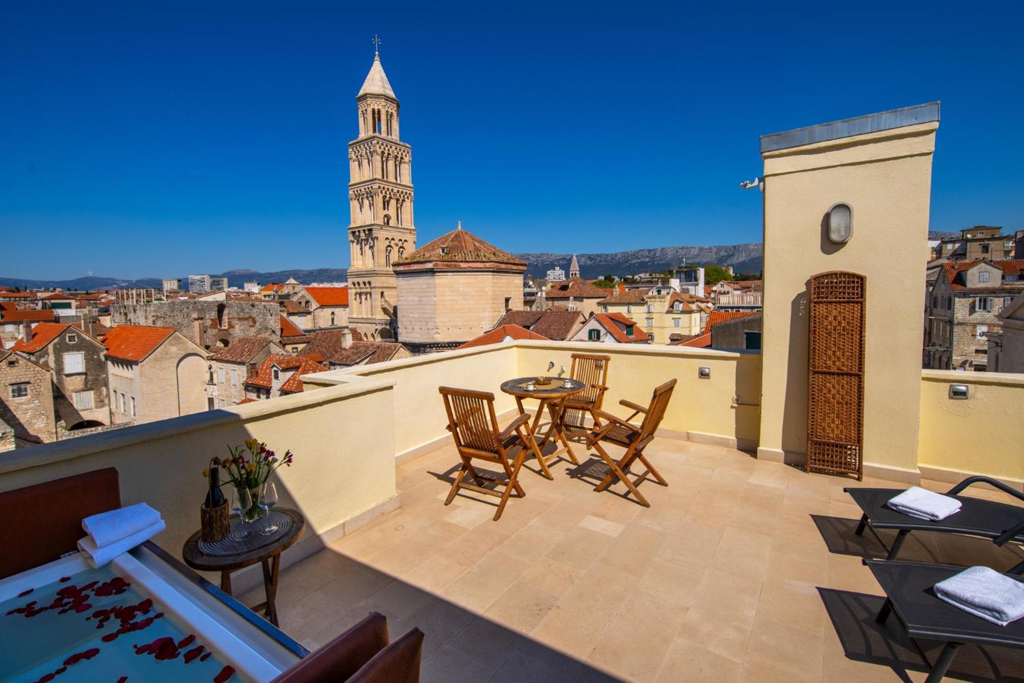 Terazza Grande In Diocletian Tower Apartment Split Bagian luar foto