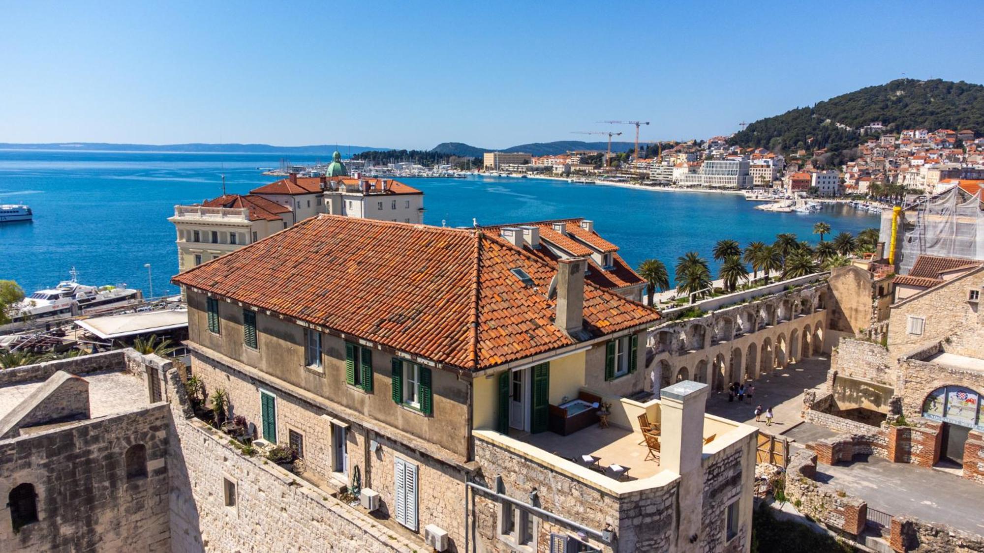 Terazza Grande In Diocletian Tower Apartment Split Bagian luar foto