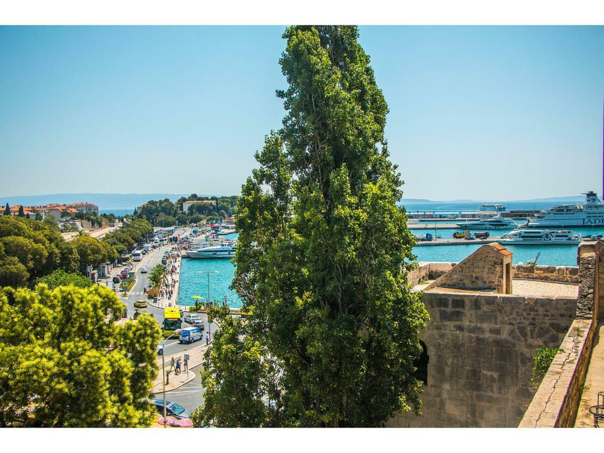 Terazza Grande In Diocletian Tower Apartment Split Bagian luar foto