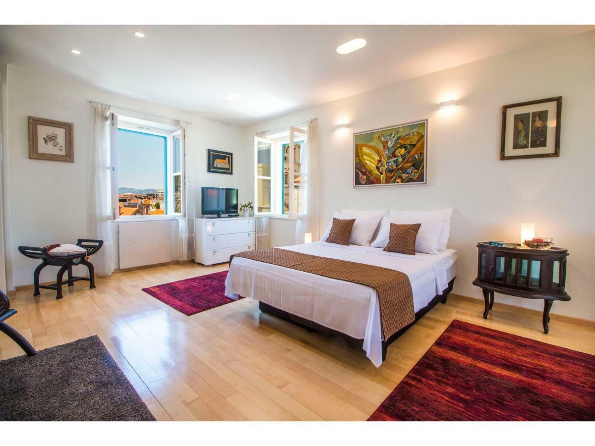 Terazza Grande In Diocletian Tower Apartment Split Bagian luar foto