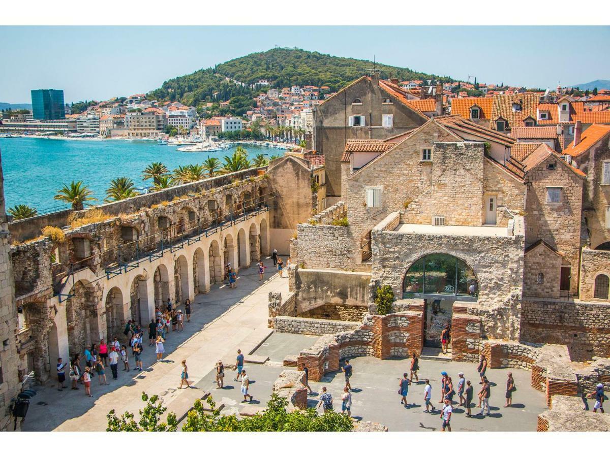 Terazza Grande In Diocletian Tower Apartment Split Bagian luar foto