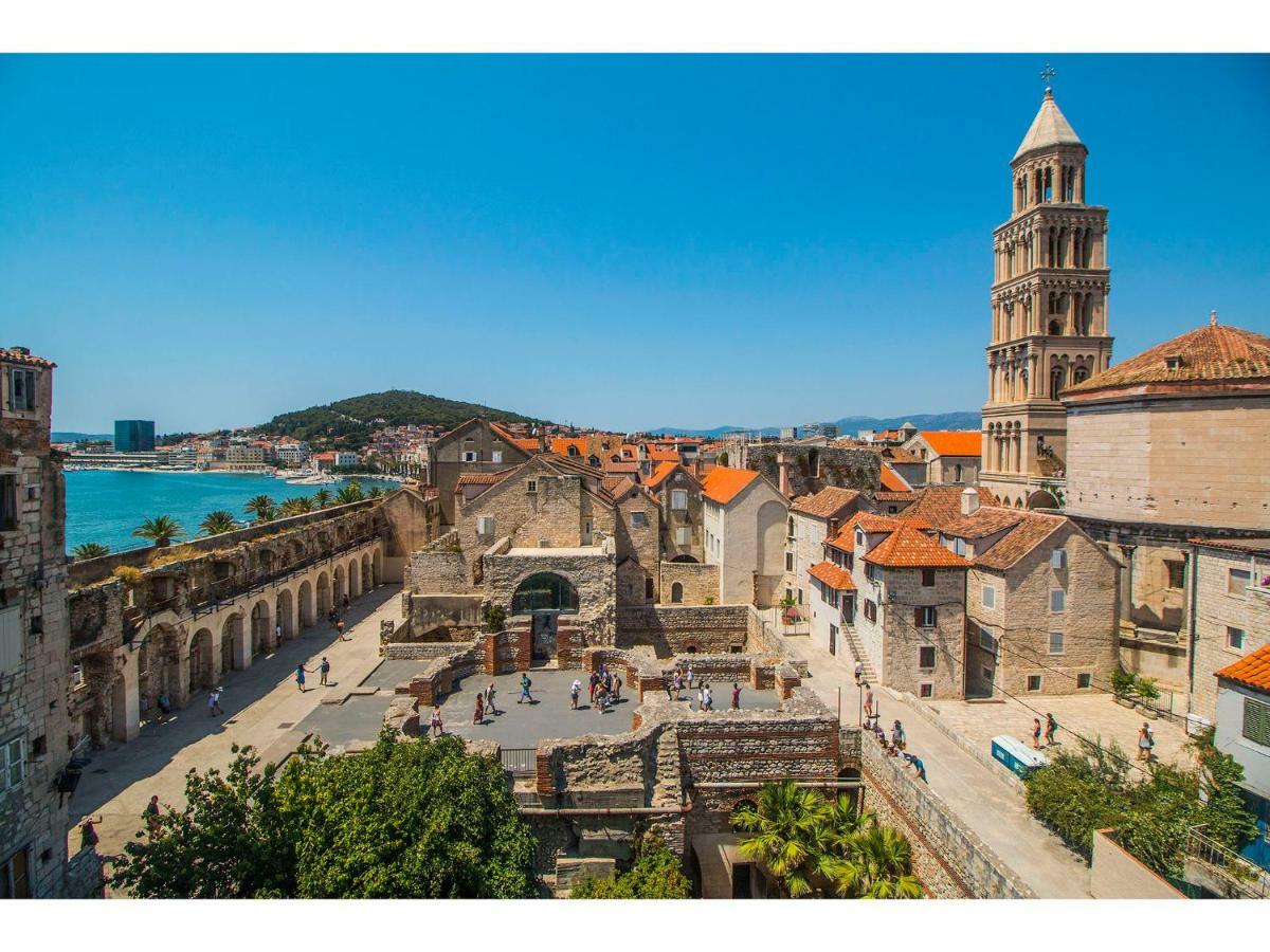 Terazza Grande In Diocletian Tower Apartment Split Bagian luar foto
